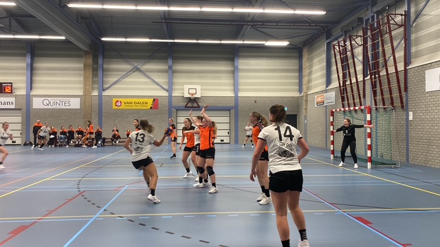 Dames 1 leidt tegen Angeren tweede nederlaag van het seizoen