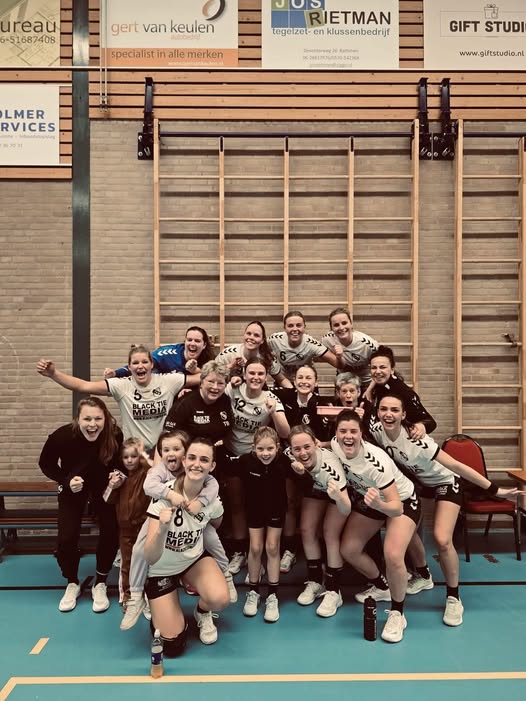 Dames 1 volgend seizoen in hoofdklasse!