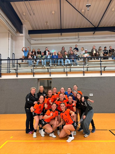 Dames 1 pakt meteen eerste punt in Hoofdklasse